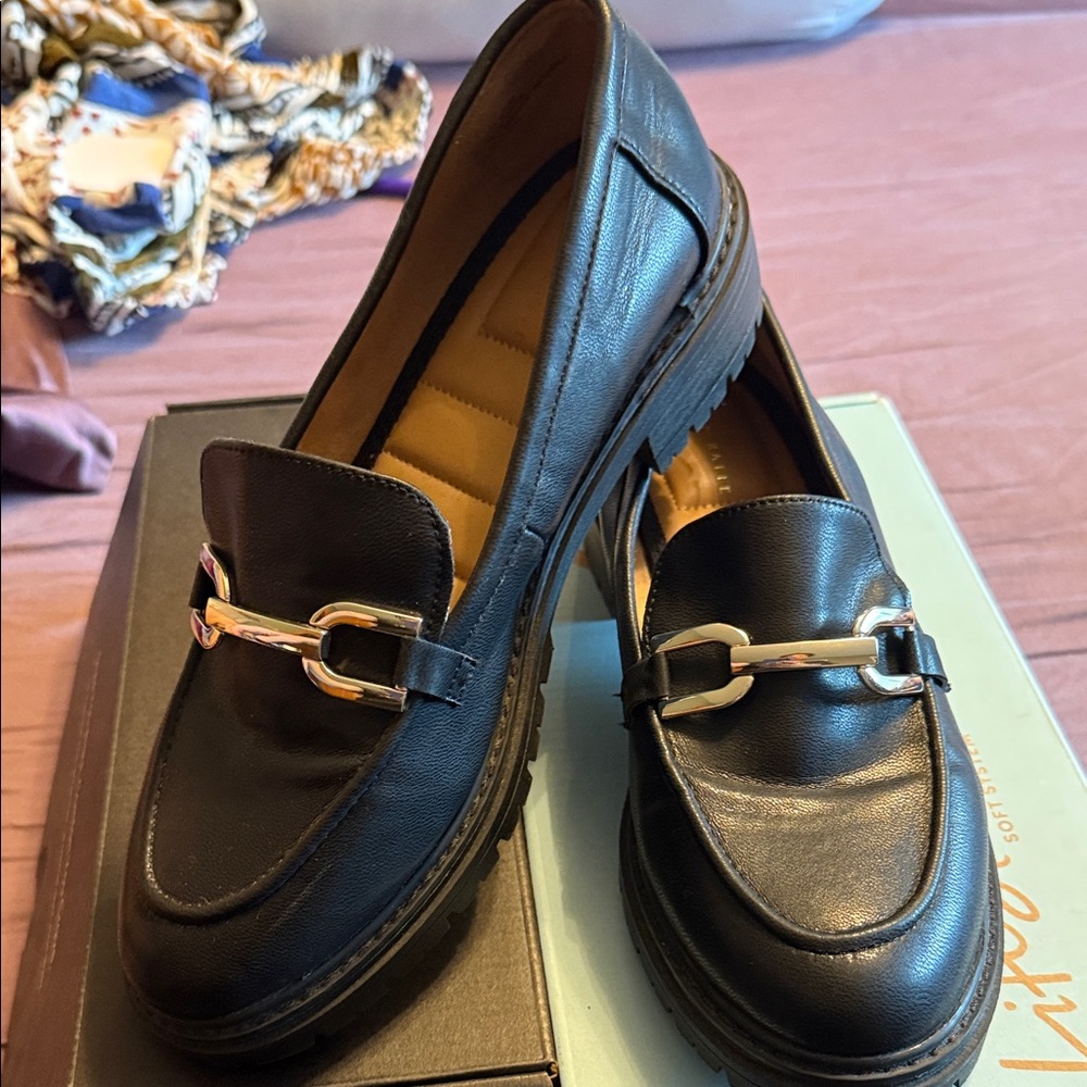 Life Stride Black Loafers with Silver Detail - Picture 1 of 4